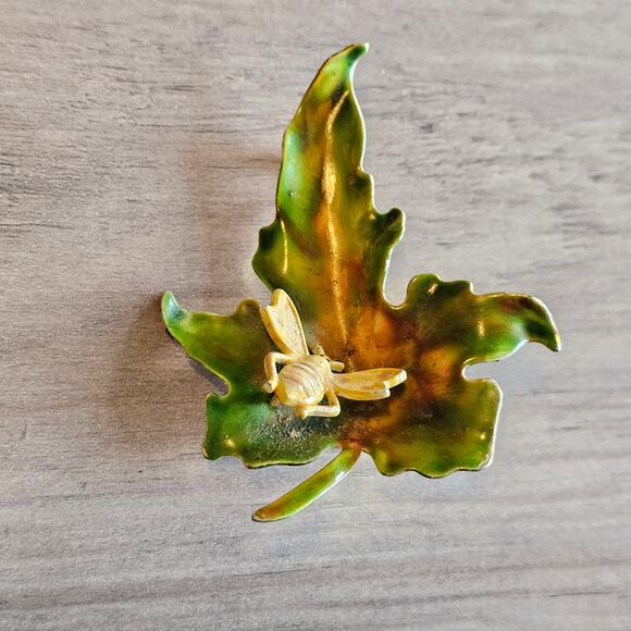 Vintage Hattie Carnegie Bumble Bee Maple Leaf Brooch - Picture 6 of 6